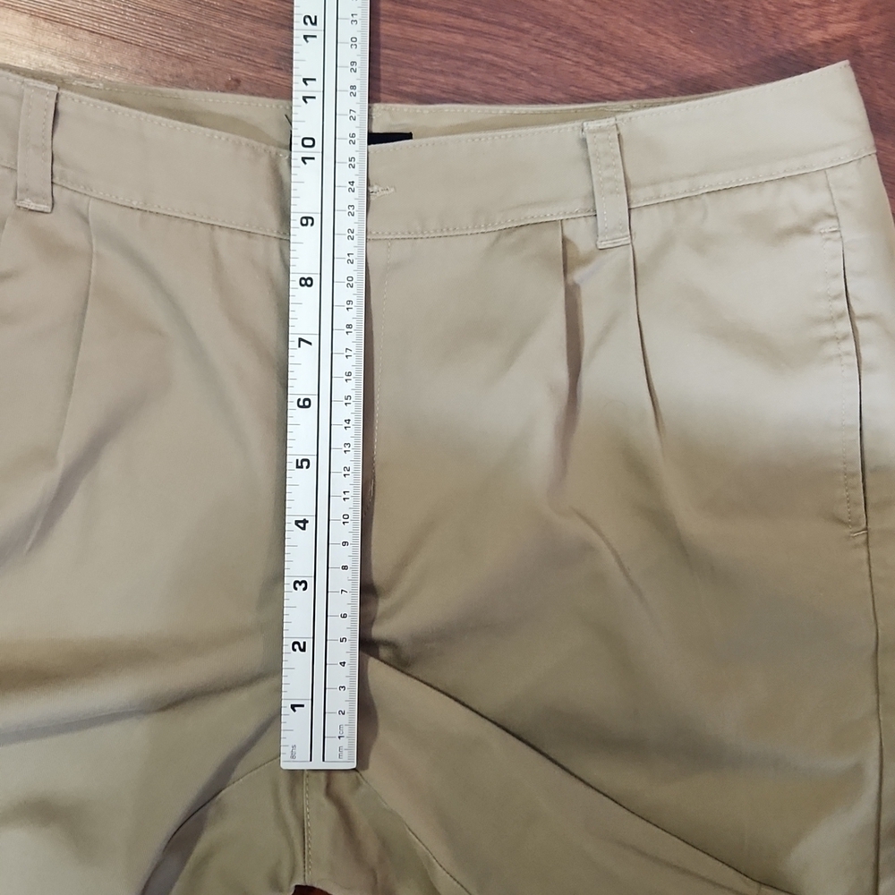 Lands End Shorts Womens Size 12 tan Bermuda - Picture 7 of 8